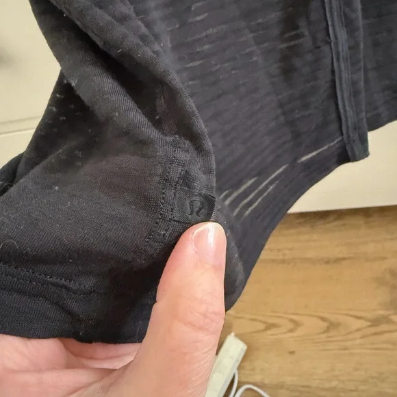 LULULEMON all yours boyfriend tee stripe black size 2/4 - Picture 7 of 8